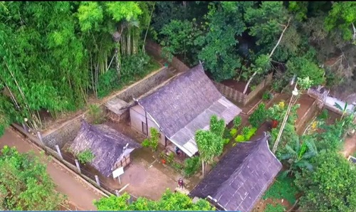 Rumah makan lumbung padi garut