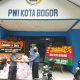 Pembagian sembako di PWI Kota Bogor