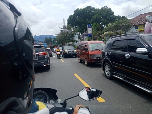 jalur puncak
