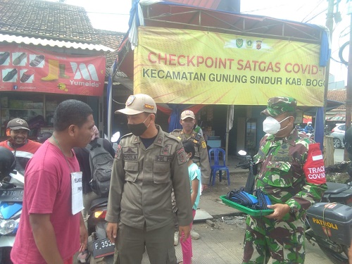Beberapa momen kegiatan operasi gabungan yustisi PPKM oleh Satgas Covid 19 Kecamatan Gunungsindur.