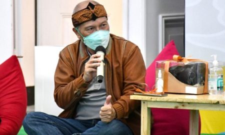 Sekretaris Komisi IV Buky Wibawa Karya Guna menghadiri Acara Temu Pimpinan Untuk Aspirasi Masyarakat (TEPAS) bertempat di Gedung Pakuan, Kamis (25/3/2021). (Foto : Rudi Hemawan/Humas DPRD Jabar).