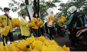 IIPG Kota Bogor saat membagikan sembako di BNR, Kamis (11/3/2021)