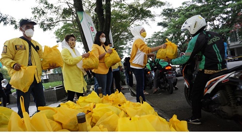 IIPG Kota Bogor saat membagikan sembako di BNR, Kamis (11/3/2021)
