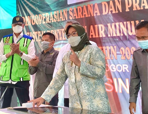 Ade Yasin Resmikan Instalasi Pengolahan Air di Tenjo
