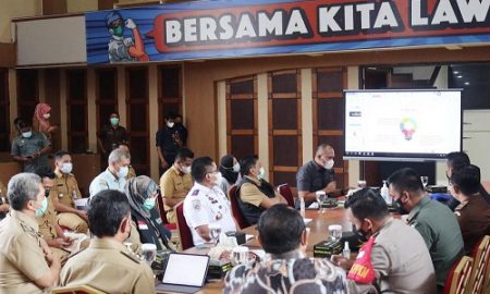 rapat evaluasi penanganan covid-19 di Posko Satgas Penanganan Covid-19 Kota Bogor, Senin (9/3/2021)