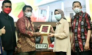 Pimpinan dan Anggota DPRD Provinsi Jawa Barat melakukan kunjungan kerja dalam rangka mendapatkan masukan terkait bidang tugas pokok, dan fungsi DPRD ke DPRD Kota Tegal, Provinsi Jawa Tengah, Rabu (24/3/2021). (Foto :Fahmi Nauval A/Humas DPRD Jabar)
