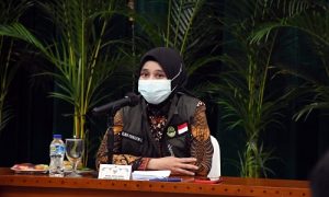 Wakil Ketua DPRD Provinsi Jawa Barat Ineu Purwadewi Sundari Menghadiri Rapat Koordinasi Komite Kebijakan Penanganan Covid-19 dan Pemulihan Ekonomi Daerah Provinsi Jawa Barat yang bertempat di Aula Barat Gedung Sate. Kamis (25/3/2021). (Foto : Zukifli Reza P/ Humas DPRD Jabar).