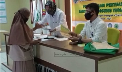 156 warga Desa Pondok Udik menerima bantuan langsung tunai (BLT) dari anggaran Dana Desa (DD) tahun 2021.