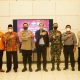 Wakil Wali Kota Bogor, Dedie A Rachim bersama Kapolresta Bogor Kota, Kombes Susatyo Purnomo Condro mengikuti launching aplikasi SIM Nasional Presisi atau SINAR oleh Kapolri secara virtual di Mako Polresta Bogor Kota, Selasa (13/4/2021).