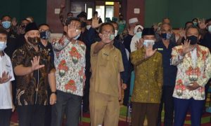 acara Pengukuhan Kepengurusan Masa Bakti 2020-2025 dan Musyawarah Daerah (Musda) Dewan Koperasi Indonesia Daerah (Dekopinda) Kabupaten Bogor di Gedung Tegar Beriman, Cibinong, Selasa (6/4/2021).