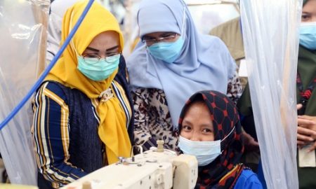 Pimpinan dan Anggota Komisi V DPRD Provinsi Jawa Barat saat melakukan kunjungan kerja ke PT Chang Shin Indonesia di Kabupaten Karawang, kunjungan kerja dalam rangka meninjau serta mendapatkan informasi terkait industri yang mempekerjakan penyandang disabilitas lebih dari satu persen, serta penanganan tenaga kerja yang tidak terdampak Pemutusan Hubungan Kerja (PHK) pada masa Pandemi Covid-19.Selasa (20/4/2021). (Foto : Rizky Ramdhani/Humas DPRD Jabar).