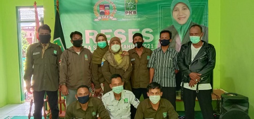 Keterangan foto : Lusiana Nurissiyadah Reses bersama warga Kelurahan Cibadak