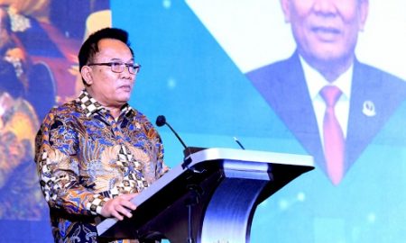 Ketua DPRD Provinsi Jawa Barat Brigjen TNI (Purn) Taufik Hidayat saat menghadiri dan memberikan sambutan pada Musrenbang Jawa Barat Tahun 2022, di Trans Luxury Hotel, Kota Bandung, Senin (12/4/2021). (Foto : Budi/Fajar/Humas DPRD Jabar).