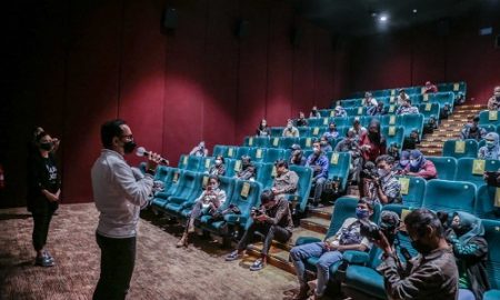 Bima Arya nonton film Pulau Plastik