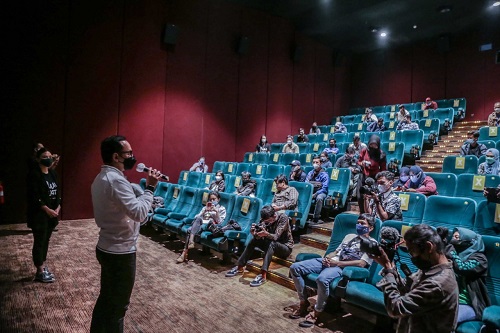 Bima Arya nonton film Pulau Plastik