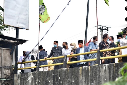 Komisi IV DPRD Provinsi Jawa Barat Saat Memonitor UPTD PSDA Wilayah Sungai Citarum di Kabupaten Bekasi. Senin (14/7/202). Foto : Farhat Mumtaz / Humas DPRD Jabar.