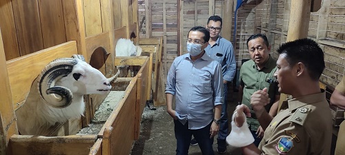 Komisi I DPRD Provinsi Jawa Barat lakukan kunjungan kerja ke Bumdes Bina Laksana di Desa Sukalaksana Kecamatan Samarang, Kabupaten Garut, Senin (14/6/2021). (Foto : Fajar/Humas DPRD Jabar).
