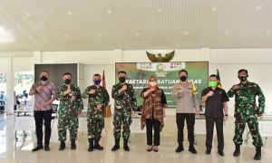 Bupati Bogor Ade Yasin menerima kunjungan Kepala Dinas Komunikasi dan Elektronika (Kadiskomlekal) Markas Besar Angkatan Laut di Aula Pendopo Bupati