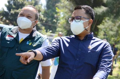 Anggota Komisi II DPRD Jabar Ahmad Hidayat saat menghadiri peluncuran Petani Milenial Tanaman Hias. (Foto : M. Sidiq/Humas DPRD Jabar).