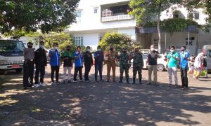 PK KNPI Bogor Selatan saat menghadiri vaksinasi di RT zona merah di Kelurahan Ranggamekar, Kecamatan Bogor Selatan