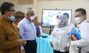 Dewan Perwakilan Rakyat Daerah (DPRD) Provinsi Jawa Barat melalui Komisi V menggelar rapat kerja pembahasan Rancangan Kebijakan Umum Anggaran serta Prioritas Plafon Anggaran Sementara (KUA-PPAS) bersama dengan mitra kerja Komisi V yaitu Dinas Pendidikan Provinsi Jawa Barat, rapat kerja berlangsung di KCD Pendidikan Jawa Barat Wilayah VII, Kota Cimahi. (Rabu, 18/08/2021). Foto : Rizky/Humas DPRD Jabar