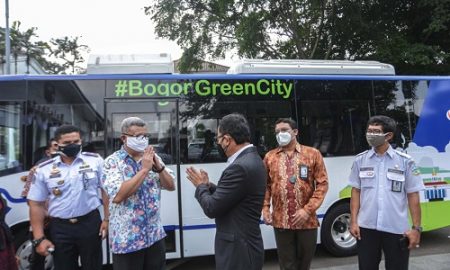 Pemerintah Kota (Pemkot) Bogor menerima satu unit bus listrik BYD C6 pinjam pakai dari PT Bakrie Autoparts.