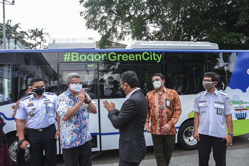 Pemerintah Kota (Pemkot) Bogor menerima satu unit bus listrik BYD C6 pinjam pakai dari PT Bakrie Autoparts.