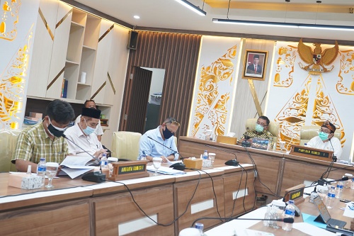Rapat Kerja Komisi I DPRD Jabar bersama mitra kerja membahas tentang RKUA-PPAS Tahun 2022 di ruang rapat Komisi I DPRD Jabar, Jalan Diponegoro no. 27, Kota Bandung, Rabu (18/8/2021).