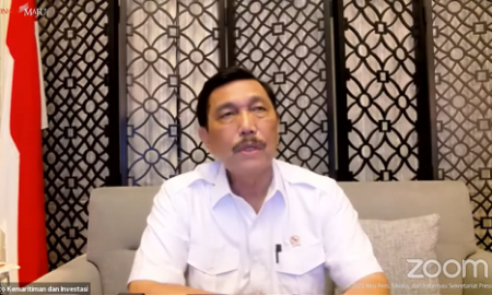 Menko Marves Luhut Binsar Pandjaitan dalam Keterangan Pers mengenai Perkembangan PPKM Terkini, Senin (13/09/2021) malam, secara virtual. (Sumber: Tangkapan Layar YouTube Kemenko Marves)