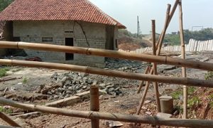 Galian tambang di Rumpin, dituding menjadi salah satu penyebab terjadinya bencana longsor.