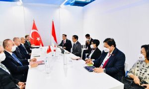 Presiden Joko Widodo menggelar pertemuan bilateral dengan Presiden Turki Recep Tayyip Erdogan, di sela KTT G20, di La Nuvola, Roma, Italia, Sabtu (30/10/2021). (Foto: BPMI Setpres/Laily Rachev)