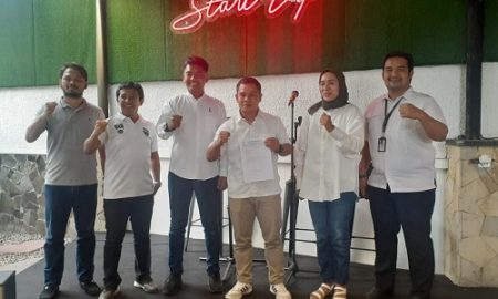 Marwan Suherman foto bersama tim sukse pencalonan pemilihan ketua HIPMI 2021-2024