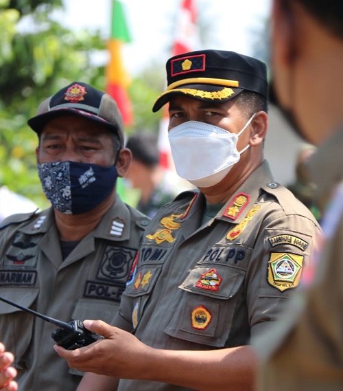 Kanit Satpol PP Kemang, Yazidil Buatomi. (Ft//fahri)