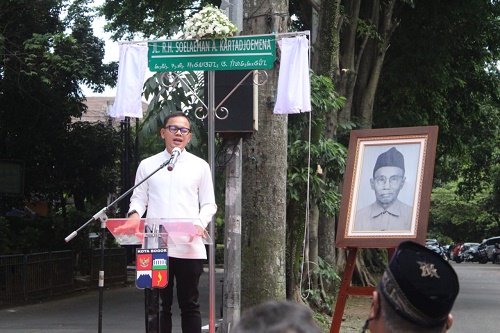 Wali Kota Bogor, Bima Arya Sugiarto meresmikan jalan R.H. Soelaeman A. Kartadjoemena. Jalan tersebut sebelumnya bernama Jalan Ciheuleut