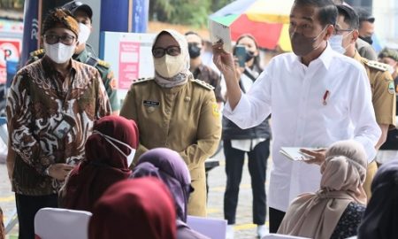 ade yasin dampingi presiden jokowi
