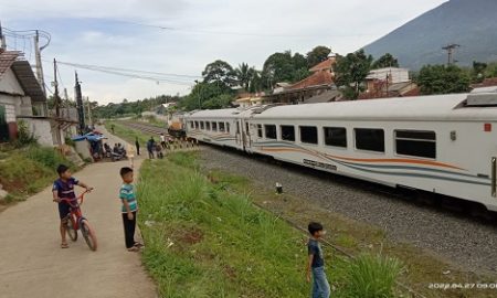 Kereta Api Bogor Sukabumi