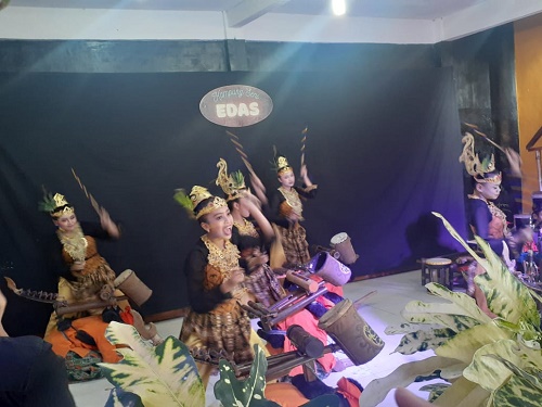kampung seni edas
