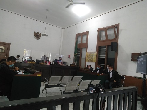 sidang ketiga ade yasin