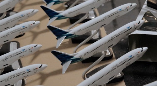 miniatur pesawat